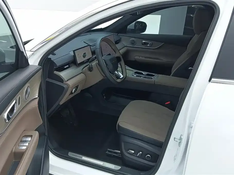 Chery Tiggo 8 PLUS — фото 7