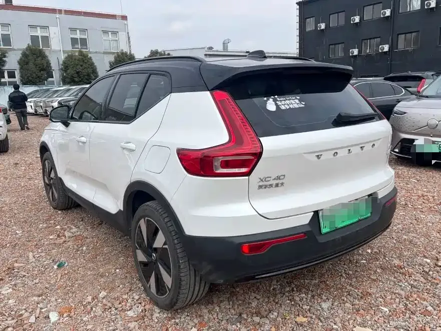 Volvo XC40 NEV — фото 7