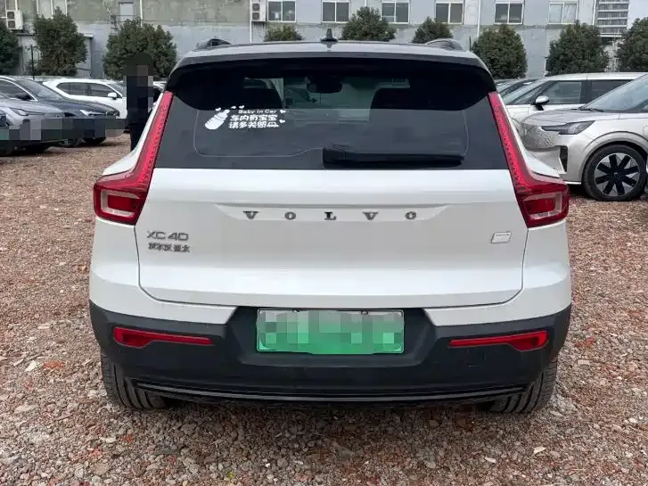 Volvo XC40 NEV — фото 6