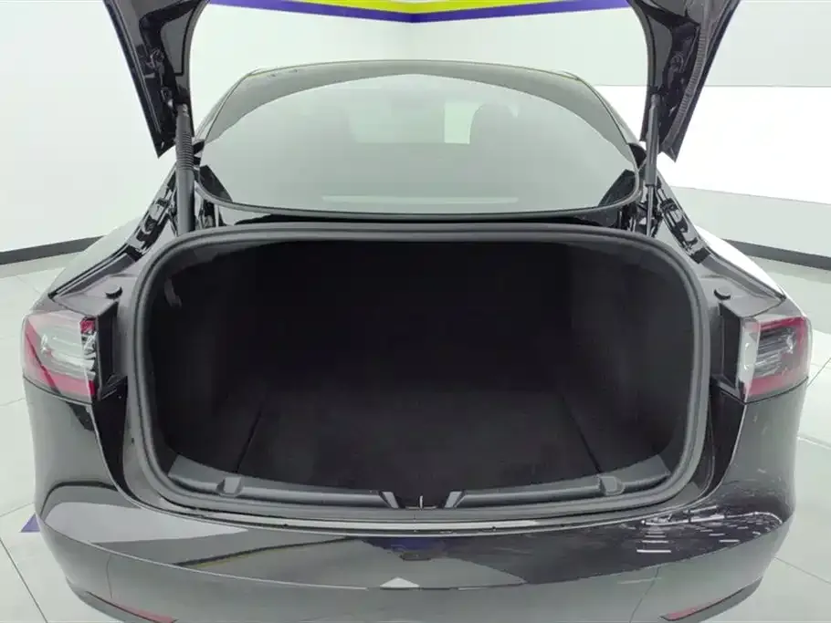 Tesla Model 3 — фото 10