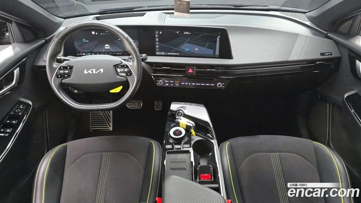 Kia EV6 — фото 8