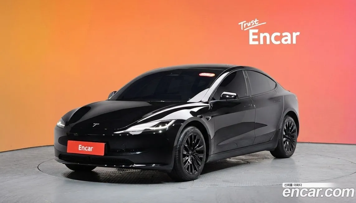 Tesla Model 3 — фото 1