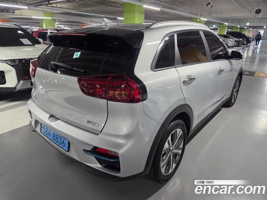 Kia Niro — фото 10