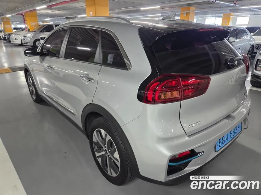 Kia Niro — фото 8