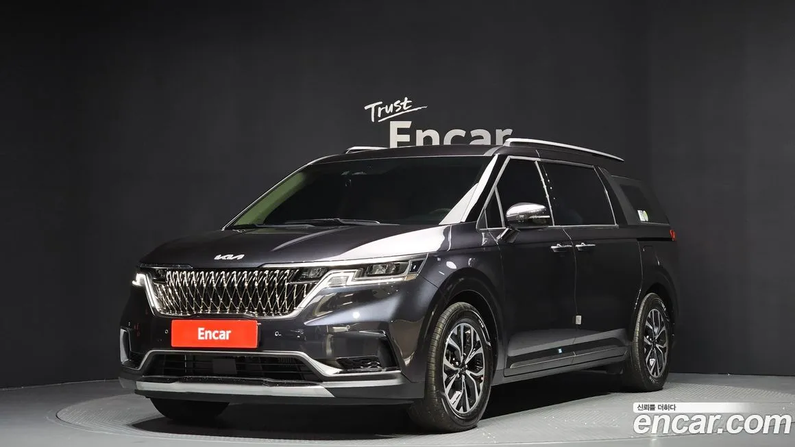 Kia Carnival — фото 1