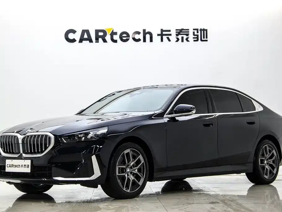 BMW 5 Series — фото 1