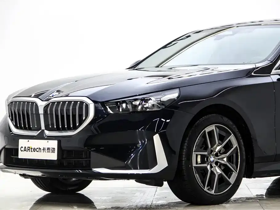 BMW 5 Series — фото 10