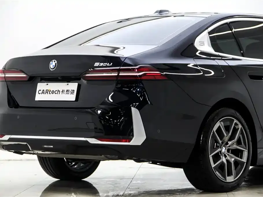 BMW 5 Series — фото 4