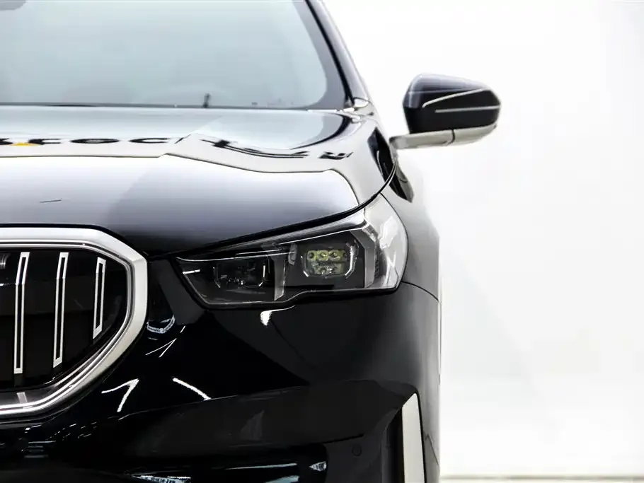 BMW 5 Series — фото 7