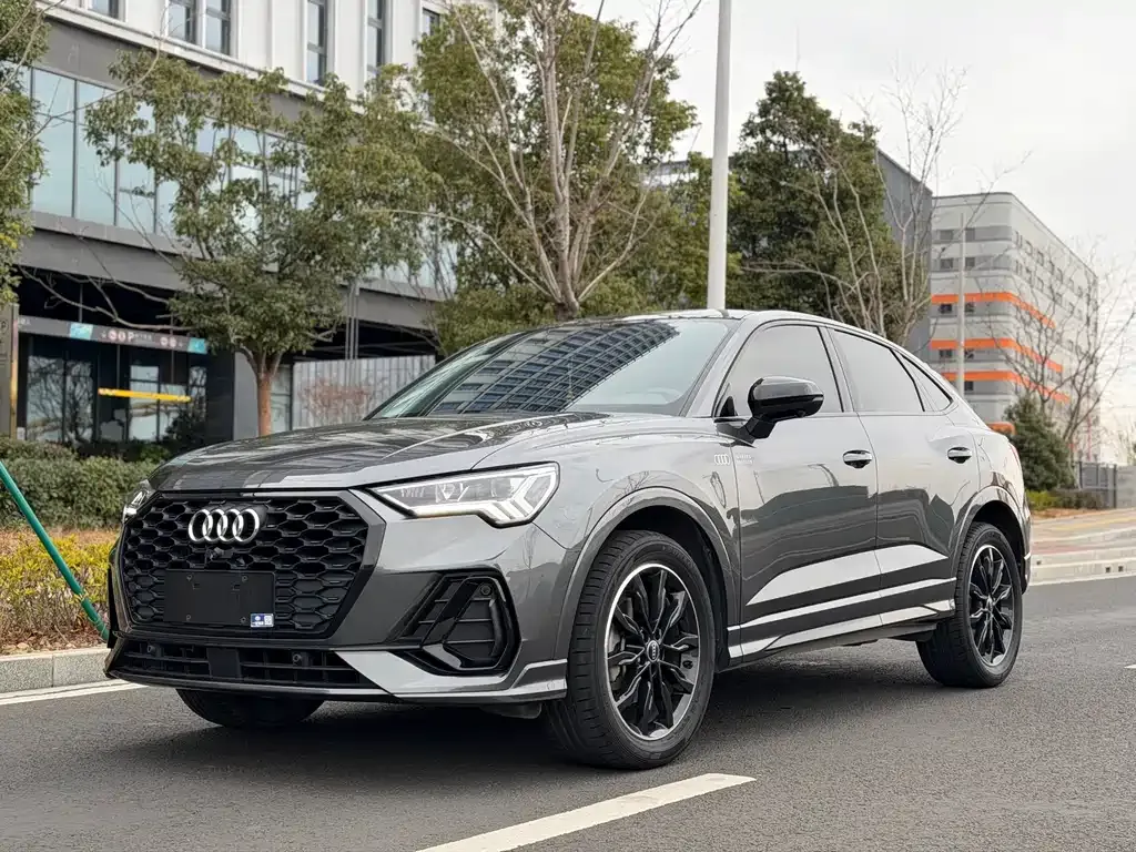 Audi Q3 Sportback — фото 1