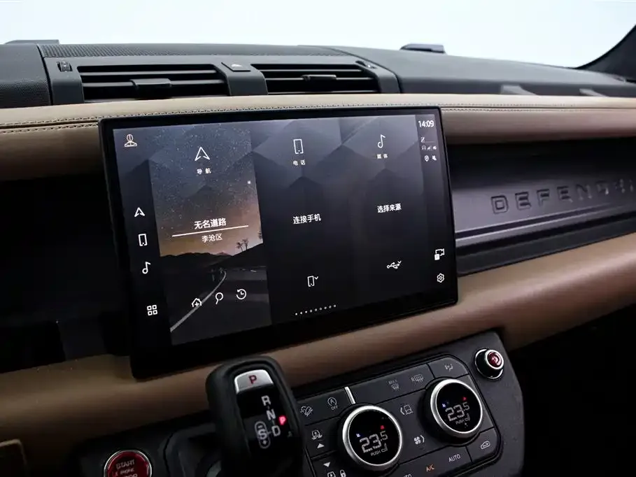 Land Rover Defender — фото 10