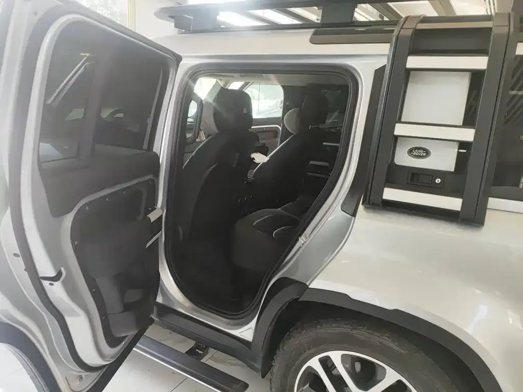 Land Rover Defender — фото 4