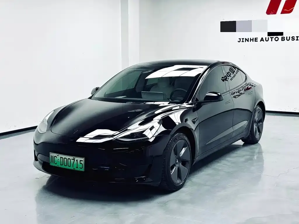 Tesla Model 3 — фото 1