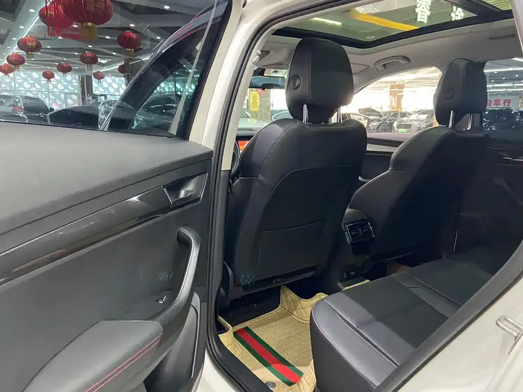 Skoda Karoq — фото 9