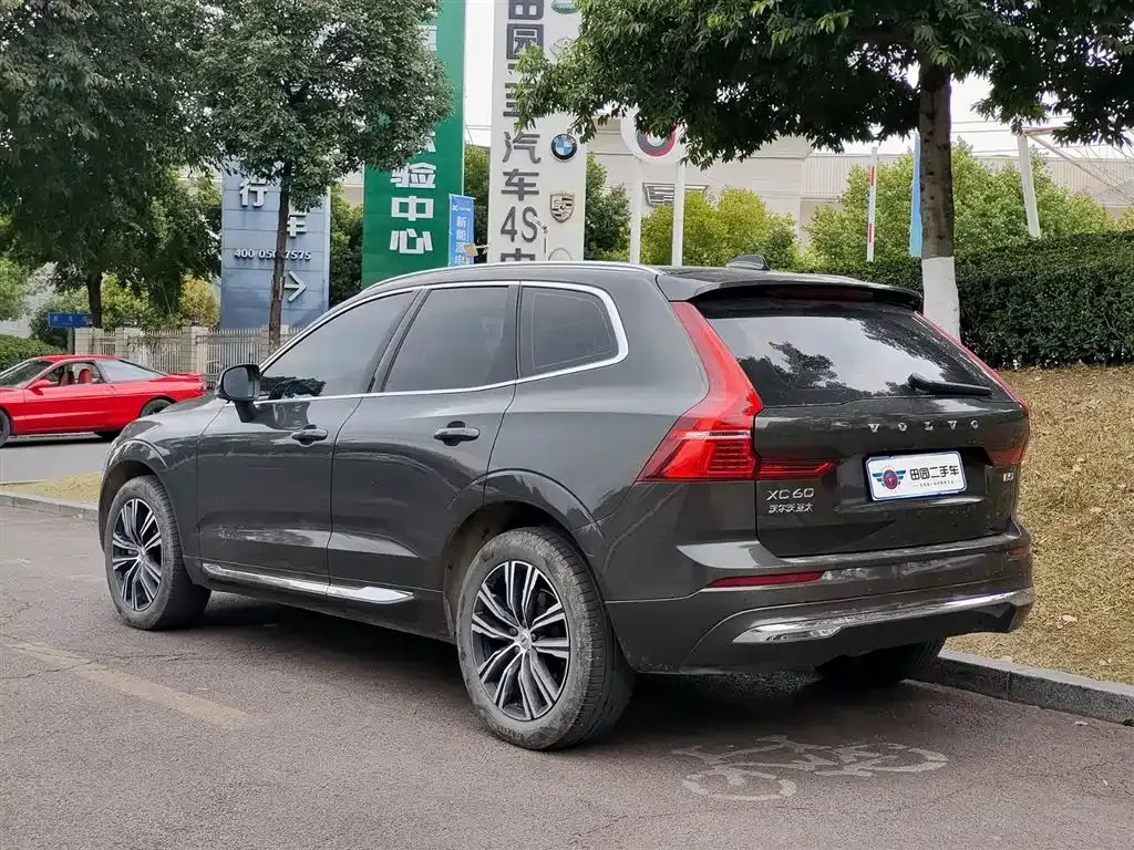 Volvo XC60 — фото 2