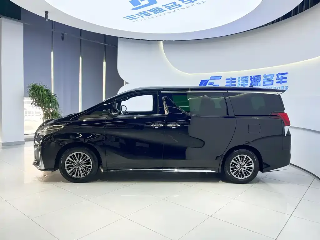 Toyota Vellfire — фото 6
