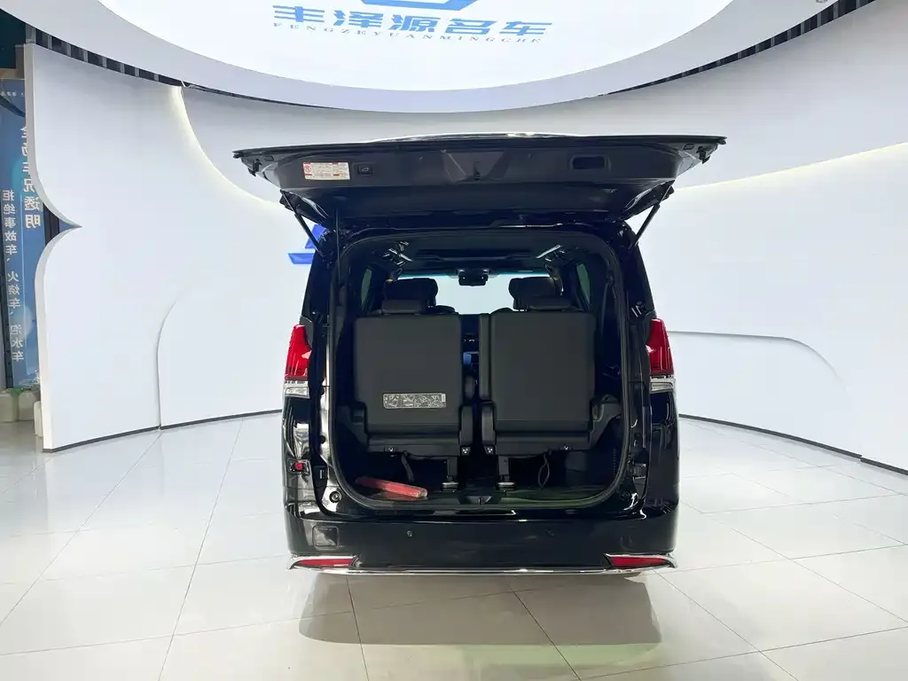 Toyota Vellfire — фото 8