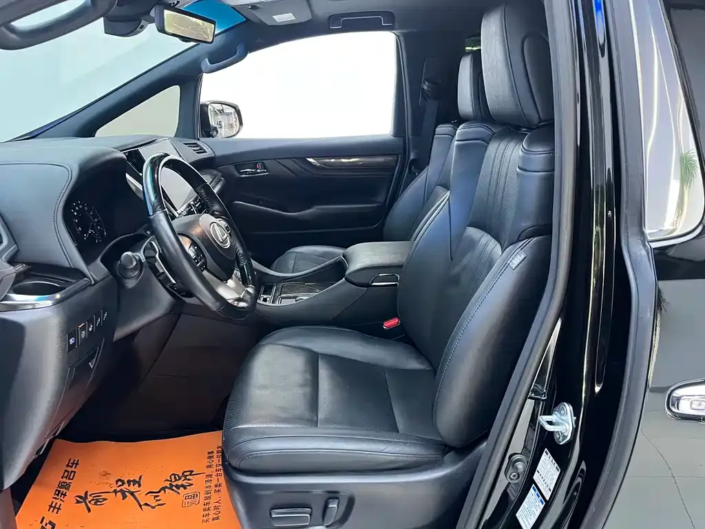 Toyota Vellfire — фото 4