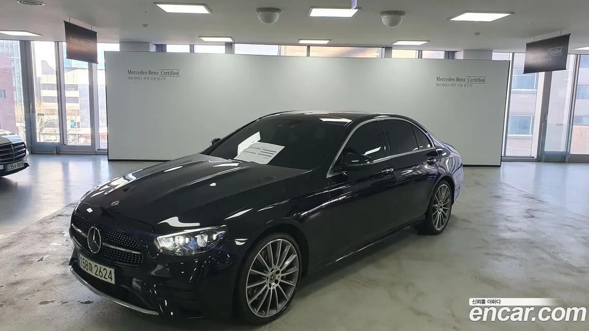 Mercedes-Benz E-Class — фото 1