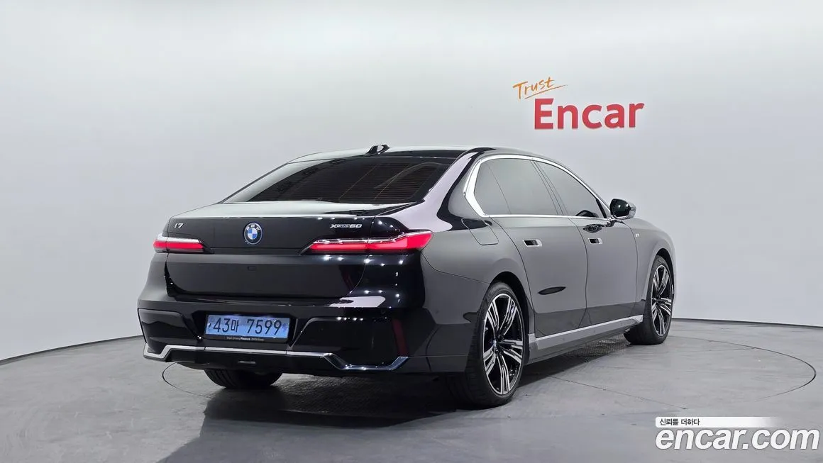 BMW i7 — фото 10