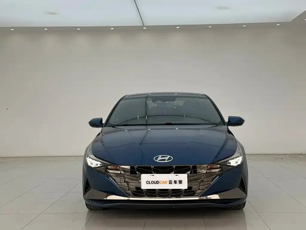 Hyundai Elantra — фото 3