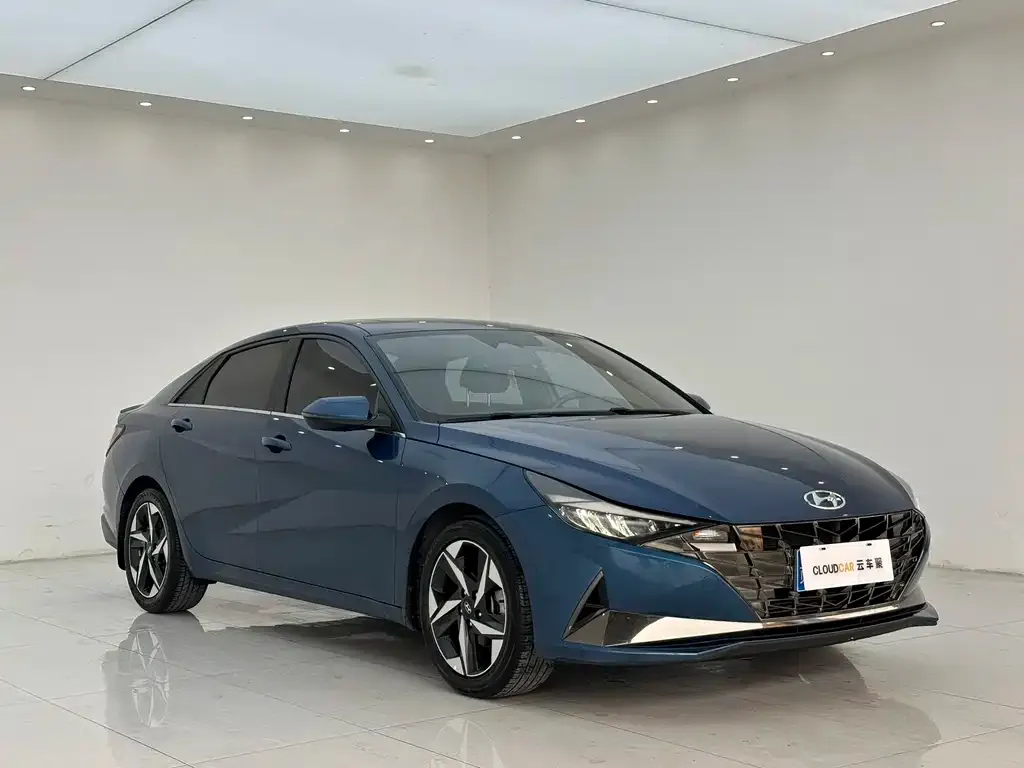 Hyundai Elantra — фото 5