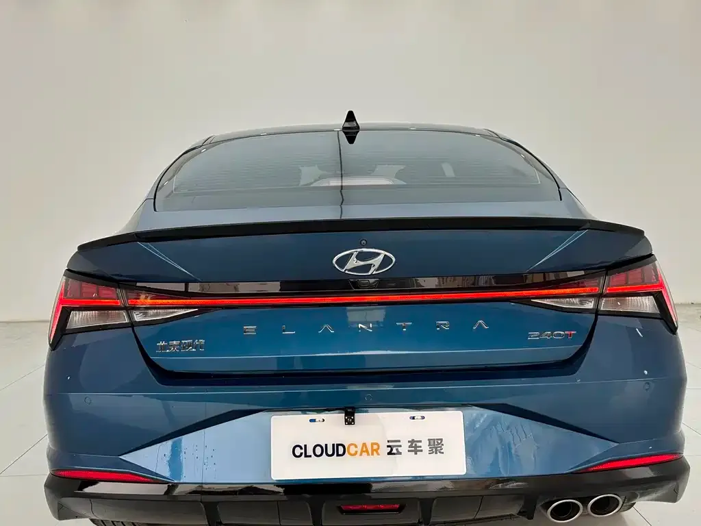 Hyundai Elantra — фото 8