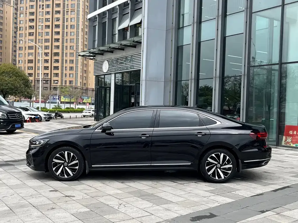 Volkswagen Passat — фото 8