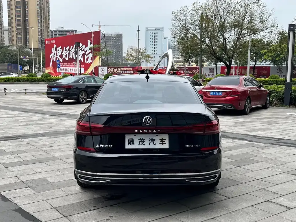 Volkswagen Passat — фото 10