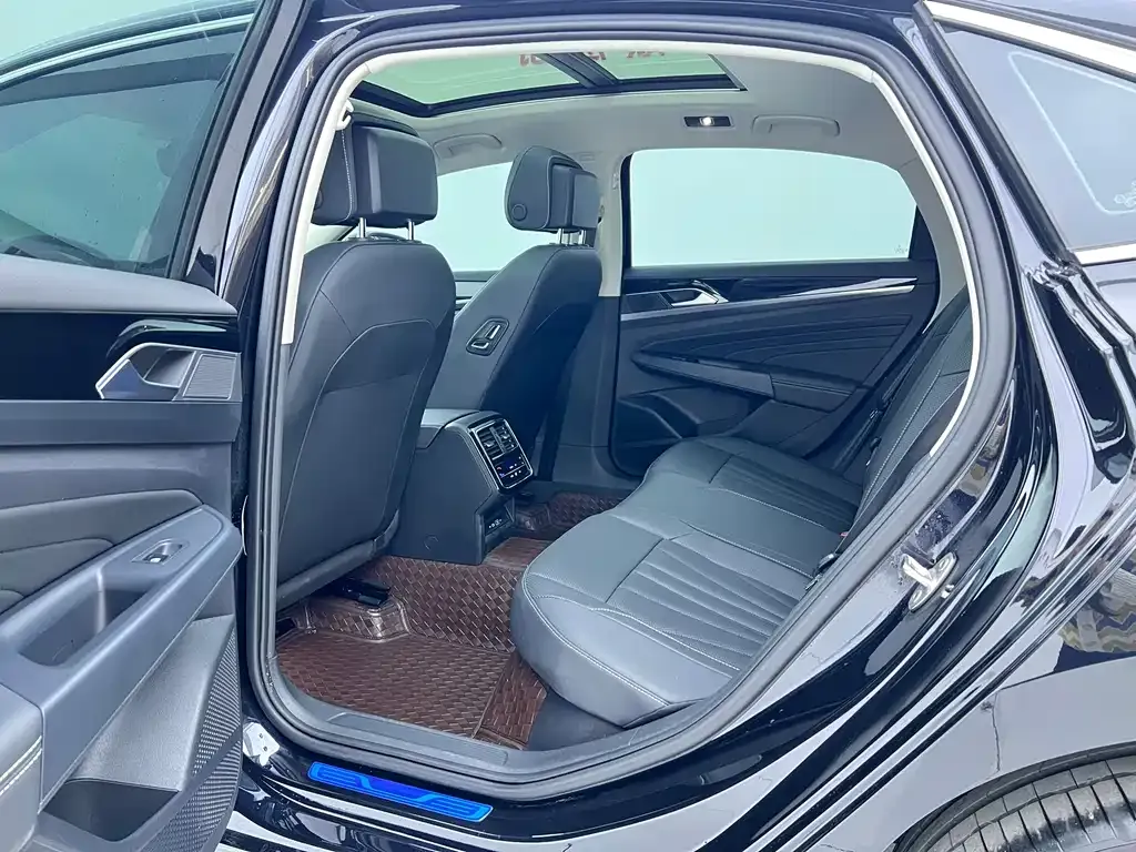 Volkswagen Passat — фото 4