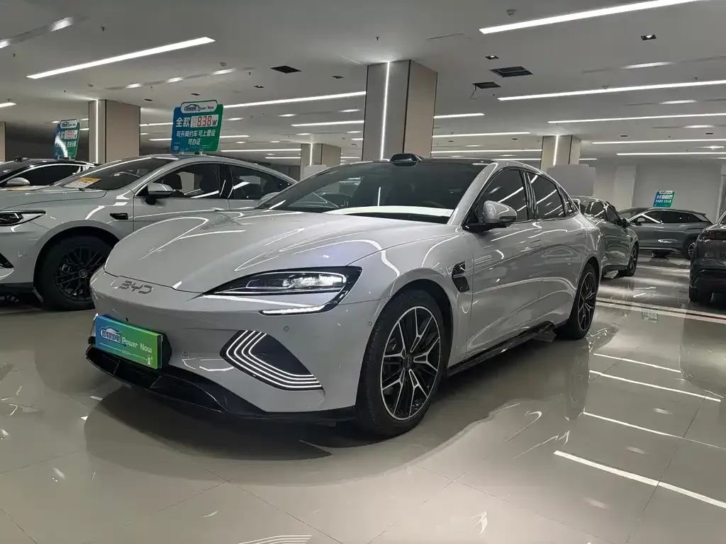 BYD Seal — фото 1