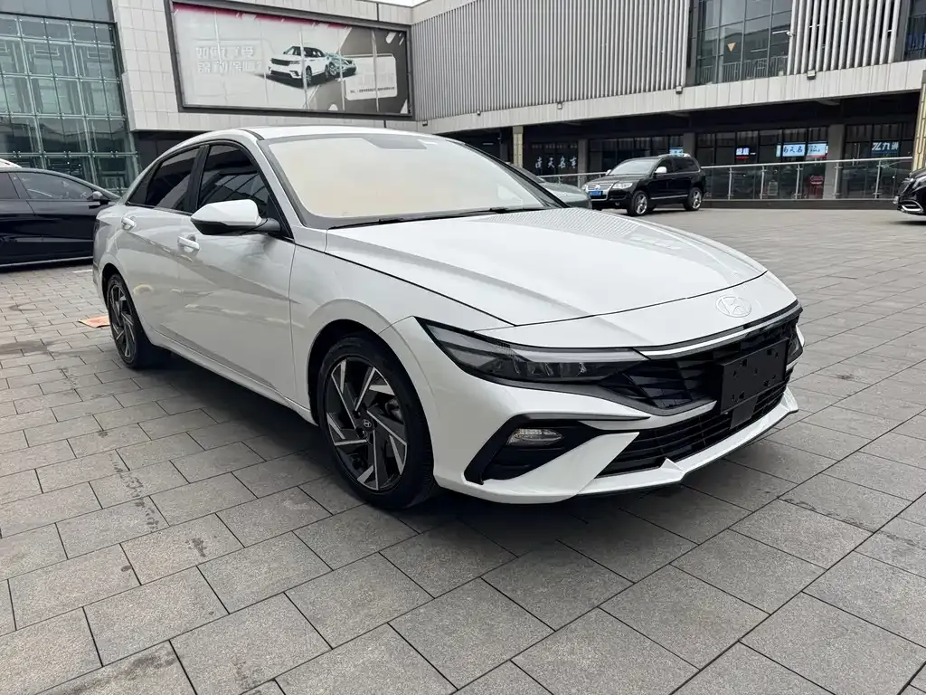 Hyundai Elantra — фото 9