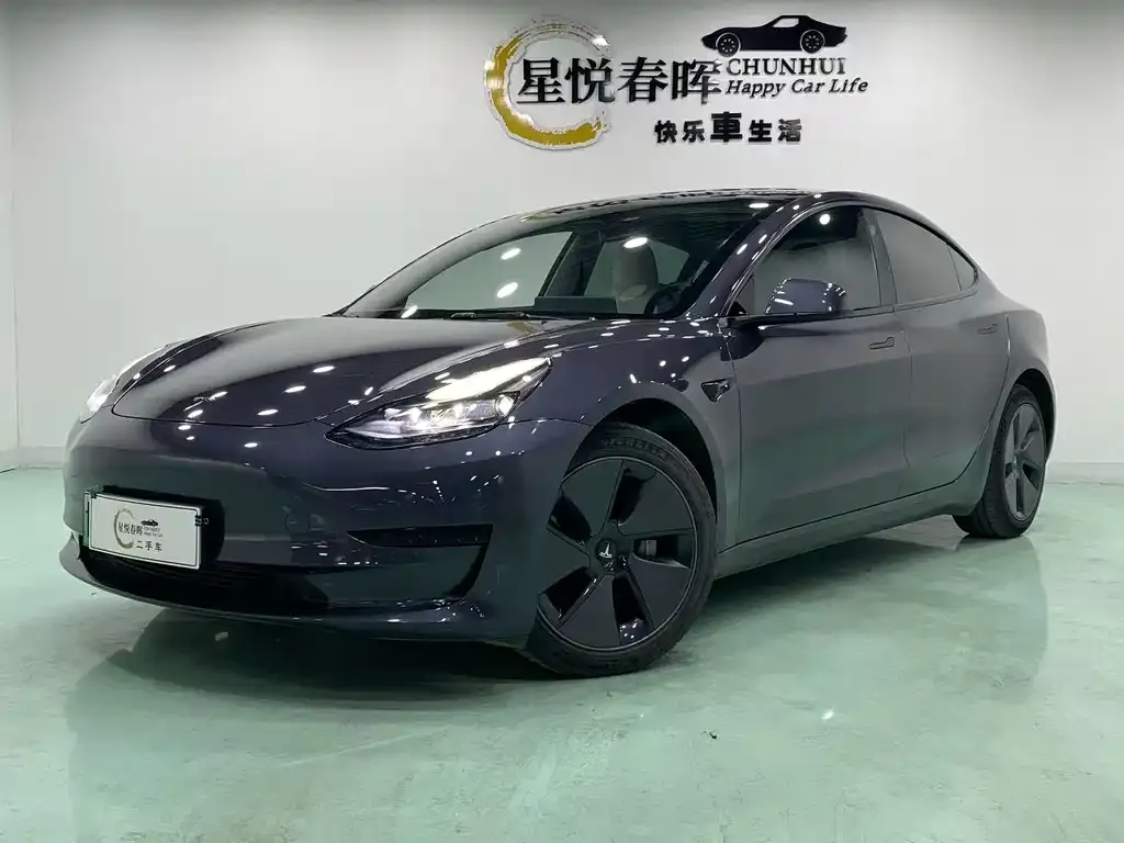 Tesla Model 3 — фото 1