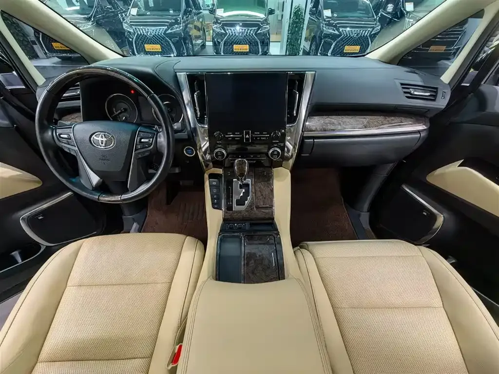 Toyota Vellfire — фото 10