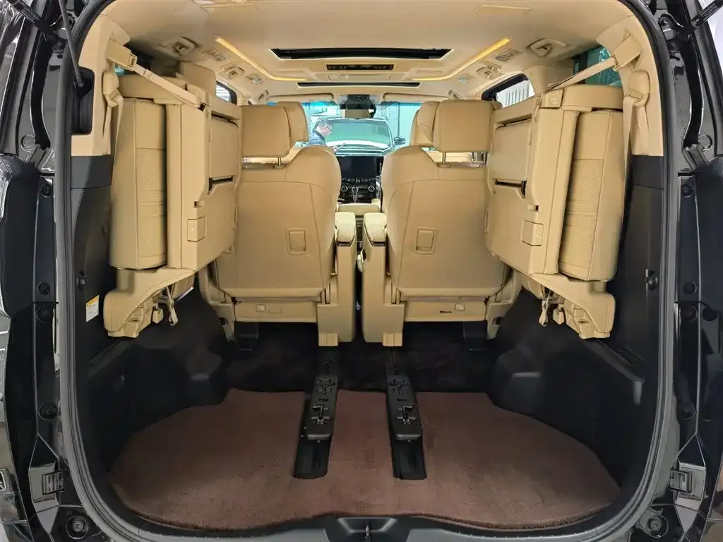Toyota Vellfire — фото 9