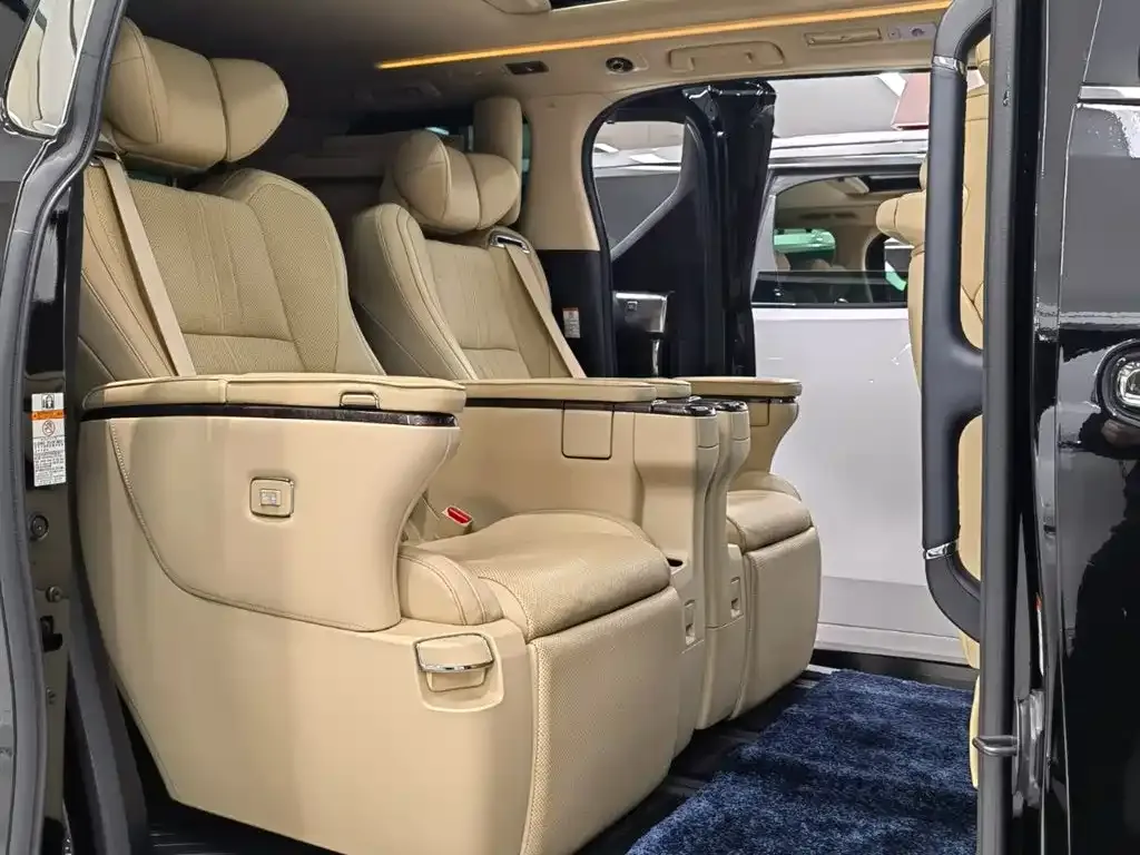 Toyota Vellfire — фото 8