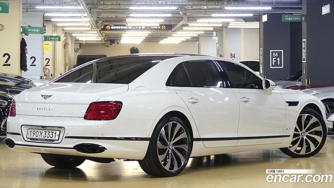 Bentley Flying Spur — фото 4
