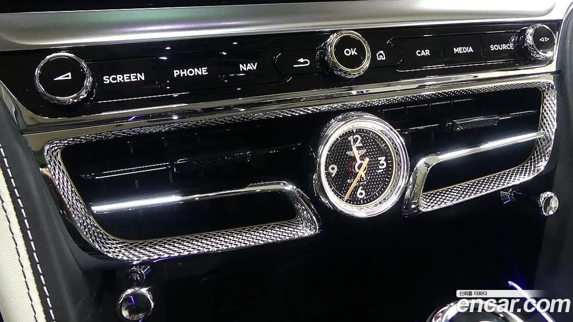 Bentley Flying Spur — фото 10