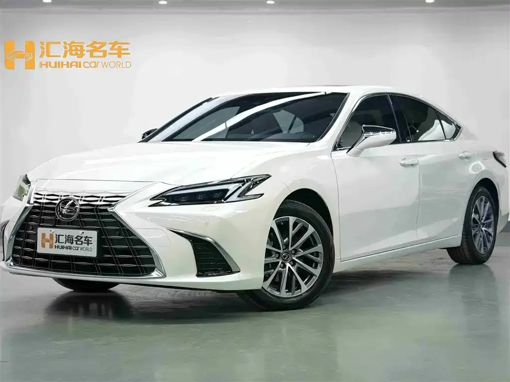 Lexus ES — фото 1