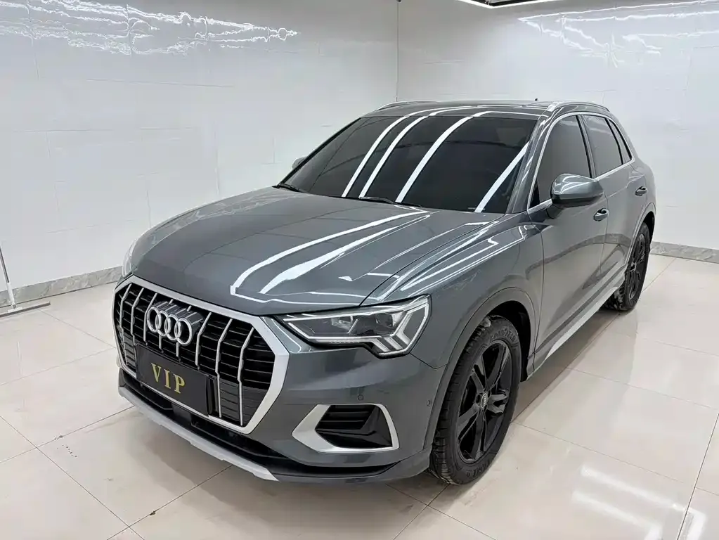Audi Q3 — фото 1