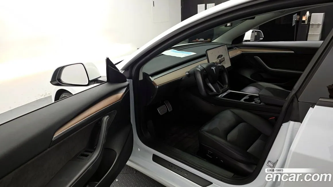 Tesla Model 3 — фото 4