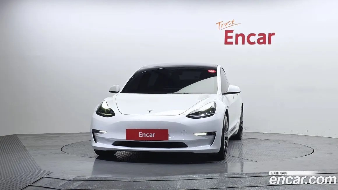 Tesla Model 3 — фото 10