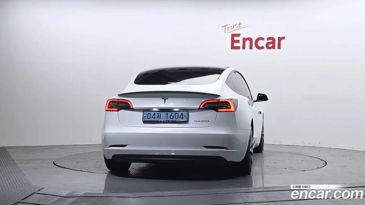 Tesla Model 3 — фото 6