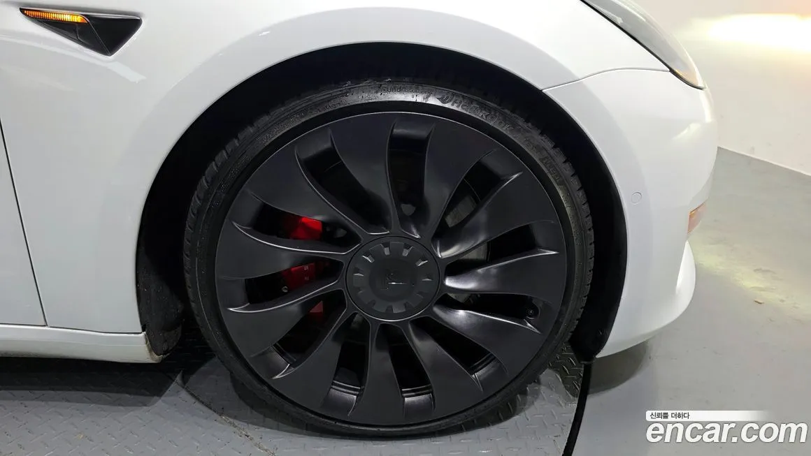 Tesla Model 3 — фото 2