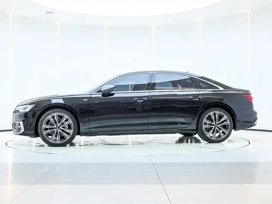 Audi A6L — фото 10