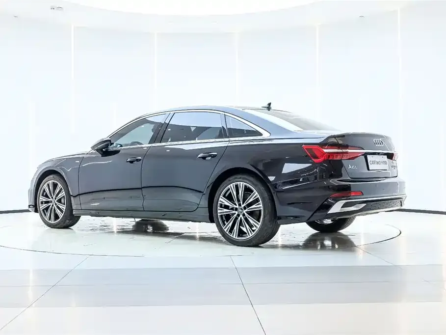 Audi A6L — фото 2