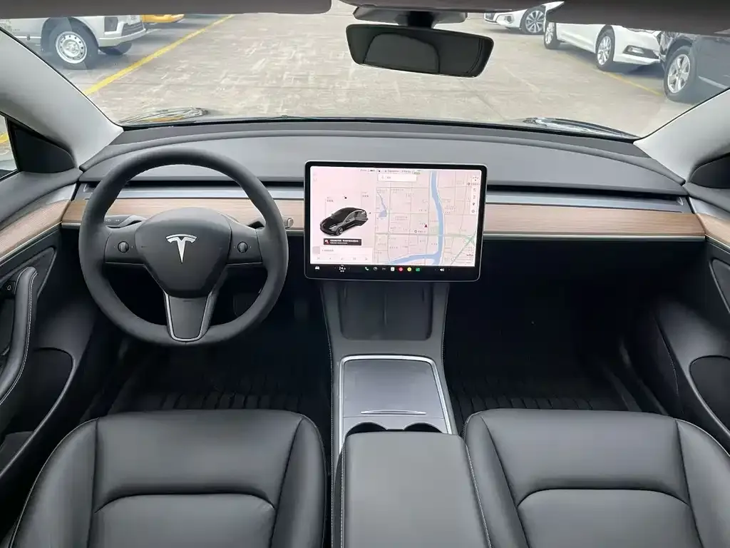 Tesla Model 3 — фото 6