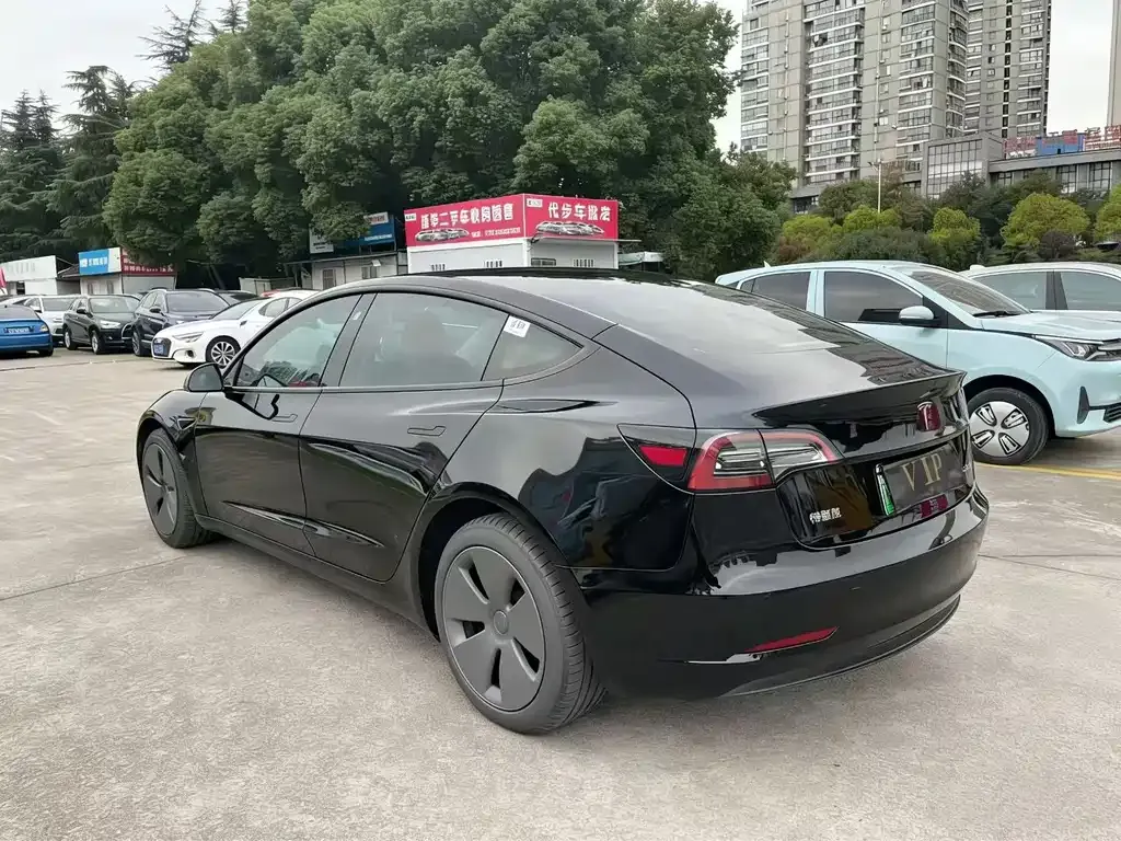 Tesla Model 3 — фото 8