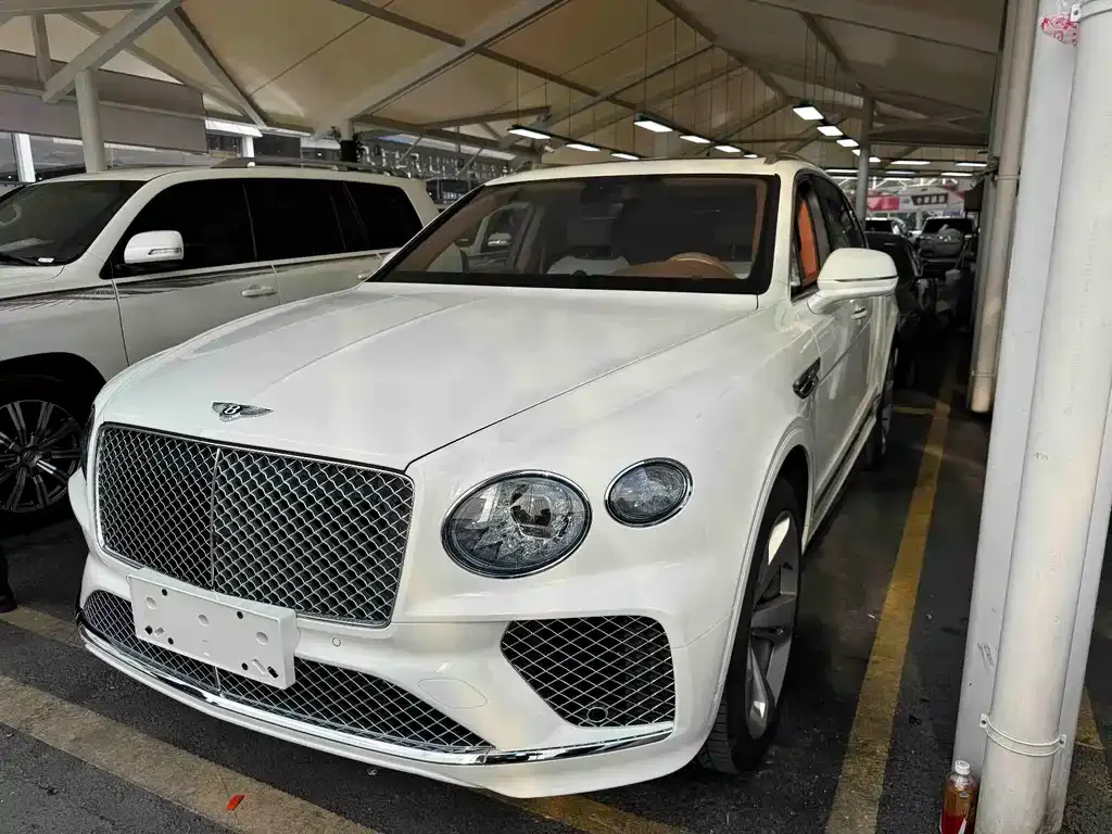 Bentley Bentayga — фото 1