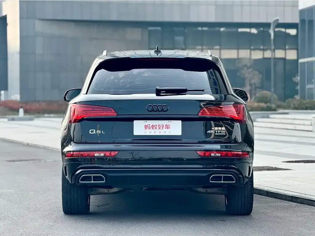 Audi Q5L — фото 5